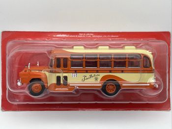 Bus Isuzu BXD 30 1/43