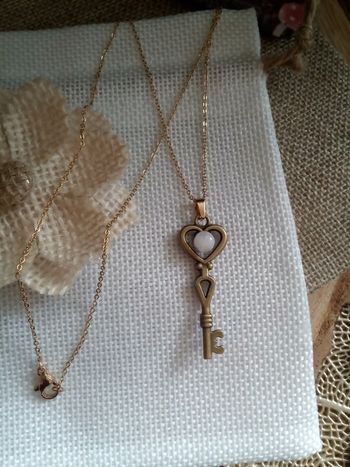 Collier clé du cœur avec pierre de lune naturelle