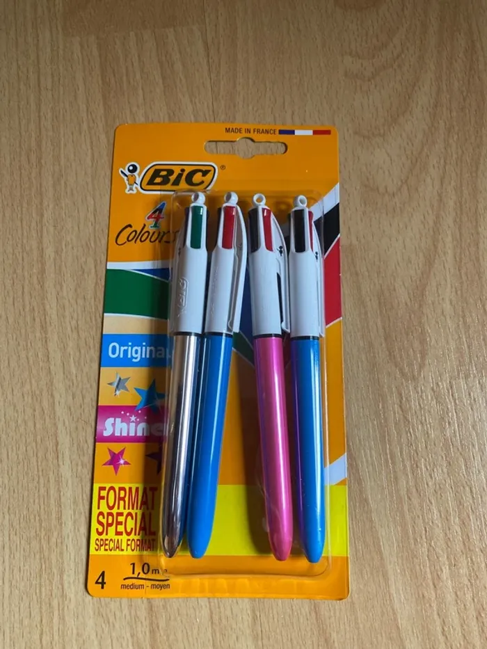 Lot de 4 stylos 4 couleurs