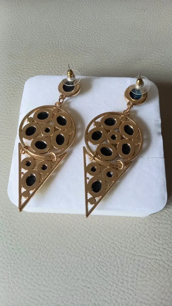 Boucles d'oreilles longues fantaisie - photo numéro 2