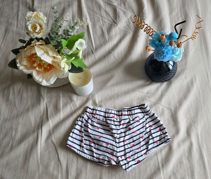 Charlie & Prune Short Coton Marinière Cœurs Très bon état 3 ans - photo numéro 2