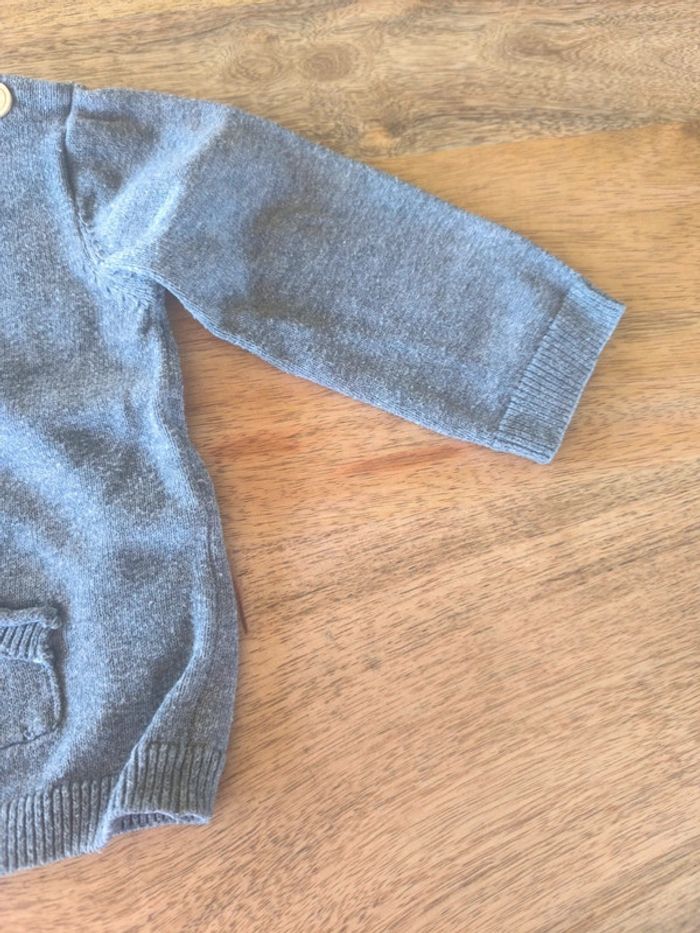 Pull uni gris 3 mois - photo numéro 4