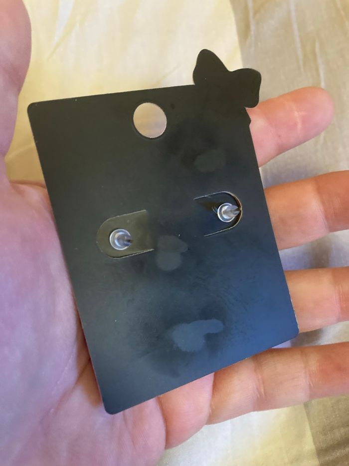 Boucles d’oreilles pendantes NEUVES pour femme forme ronde couleurs doré et noir - photo numéro 6