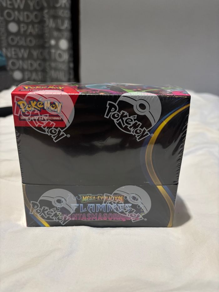 Display me02 Flammes Fantasmagoriques Pokémon