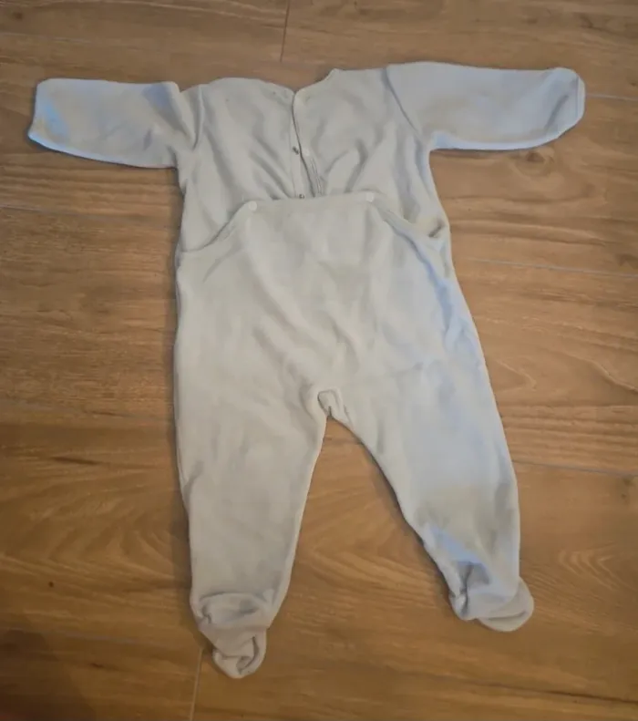 Pyjamas 12 mois - photo numéro 4