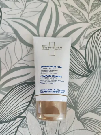 Dermeden laboratoires demaquillant total 2 en 1 visage et yeux 150ml valeur 16€