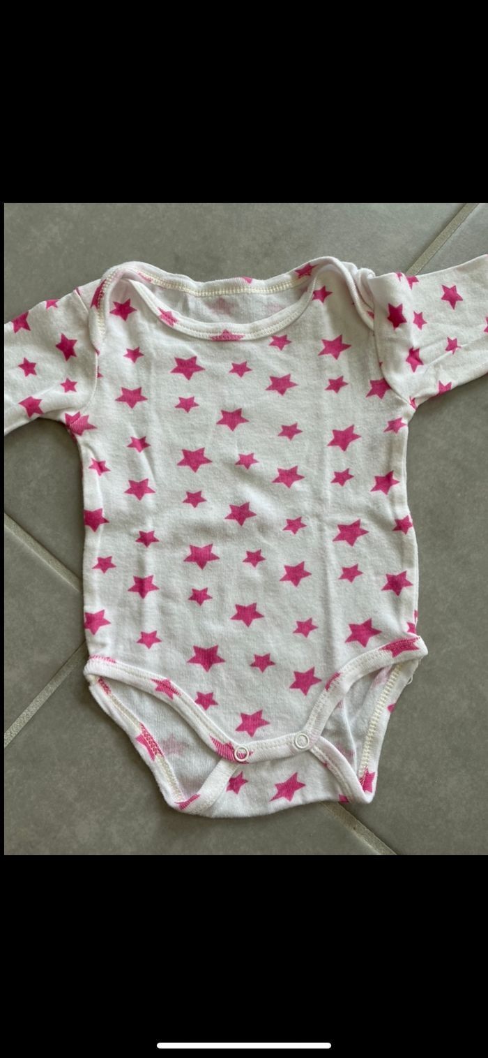 Body fille avec étoiles 3 mois - photo numéro 3