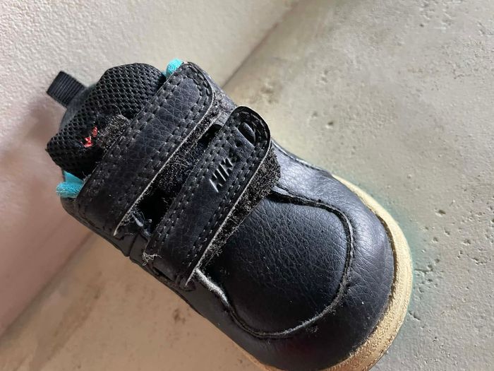 Basket "Nike" T 19.5 à scratchs - photo numéro 4