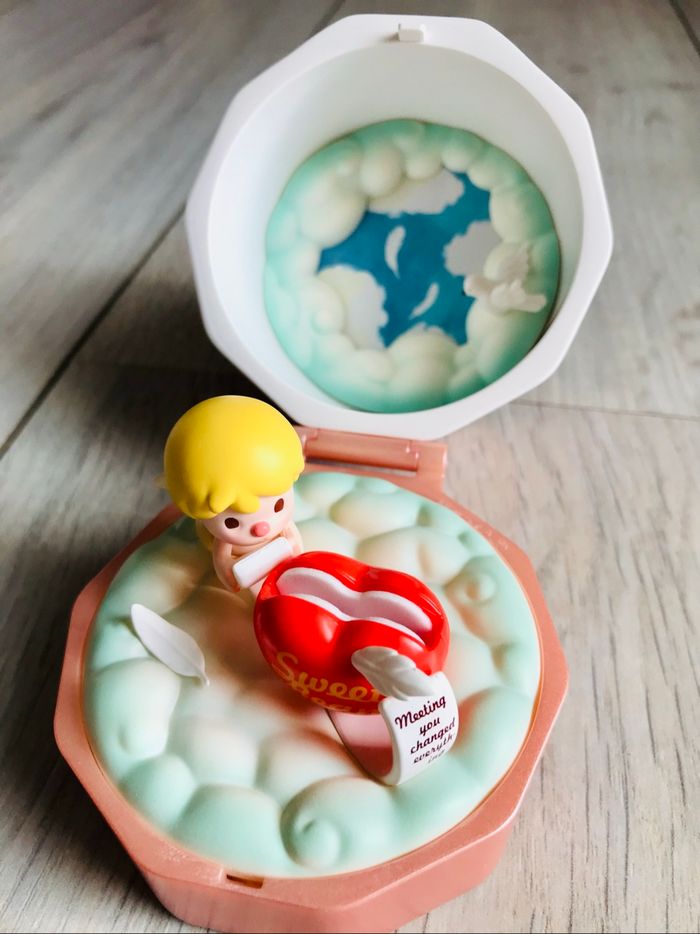 Pop Mart Pop Bean Romantic Ring Box -