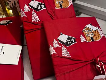 Housse  couette  et taies brodées Au cœur de la vallée 