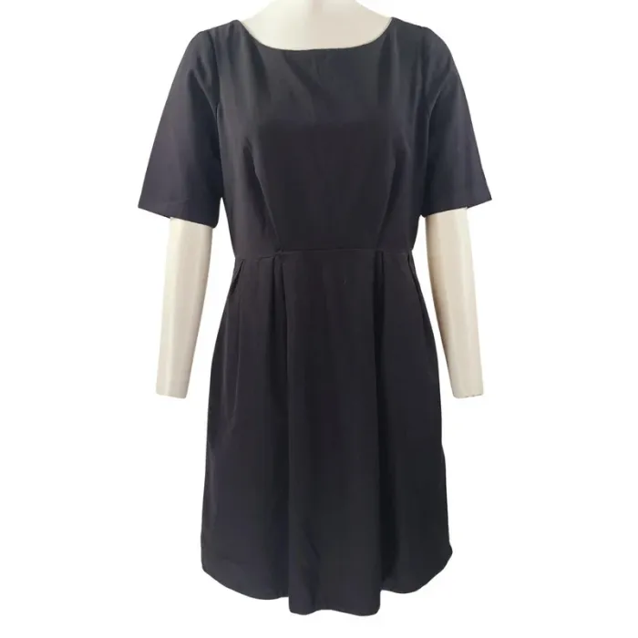 Robe noire Tara Jarmon en laine mélangée, coupe patineuse, taille 40 A1137
