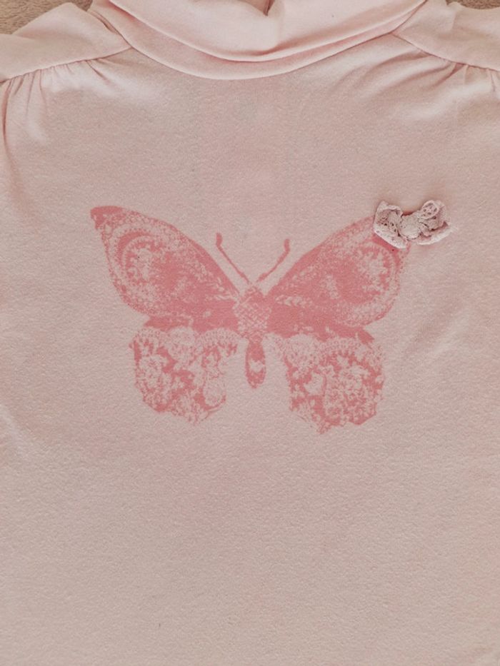 T-shirt Lisa Rose 36 mois, manches longues, col montant, rose clair motif papillon - photo numéro 2