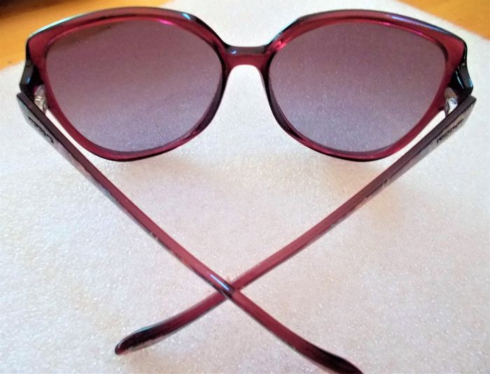 Lunettes de Soleil "Vogue" - photo numéro 4