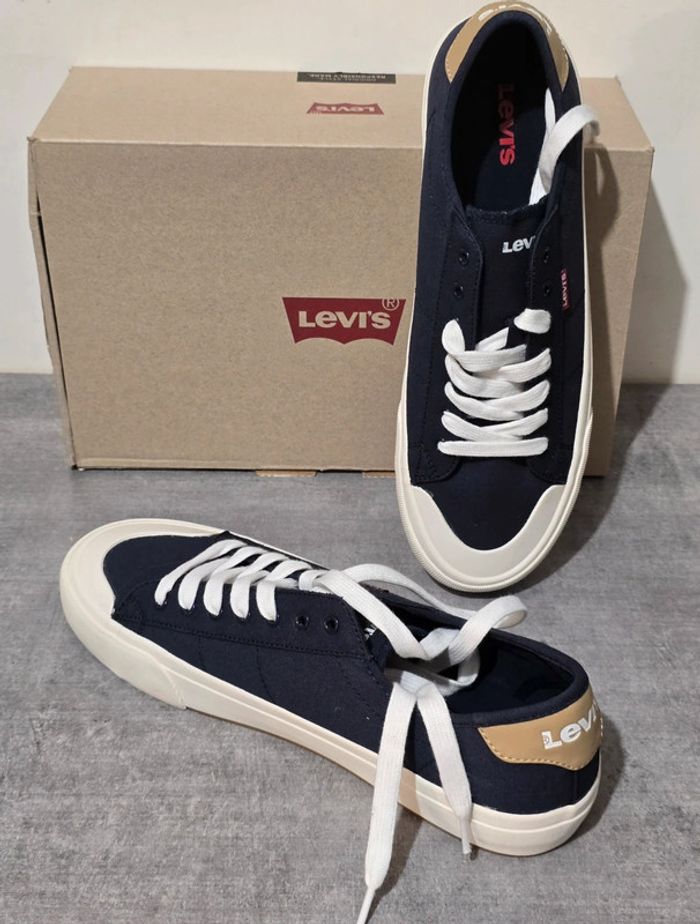 Basket homme levi's taille 43 - photo numéro 3