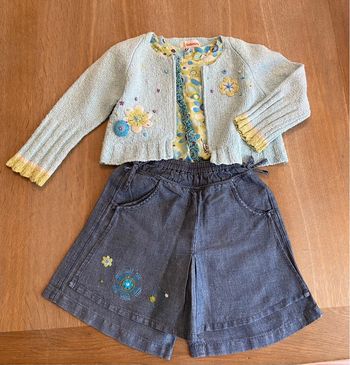 Ensemble jupe-short, teeshirt et gilet Catimini taille 4 ans