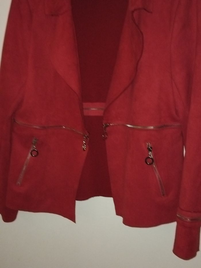 Veste rouge élégante style suédine zippée – taille M – état parfait 🔥 - photo numéro 2
