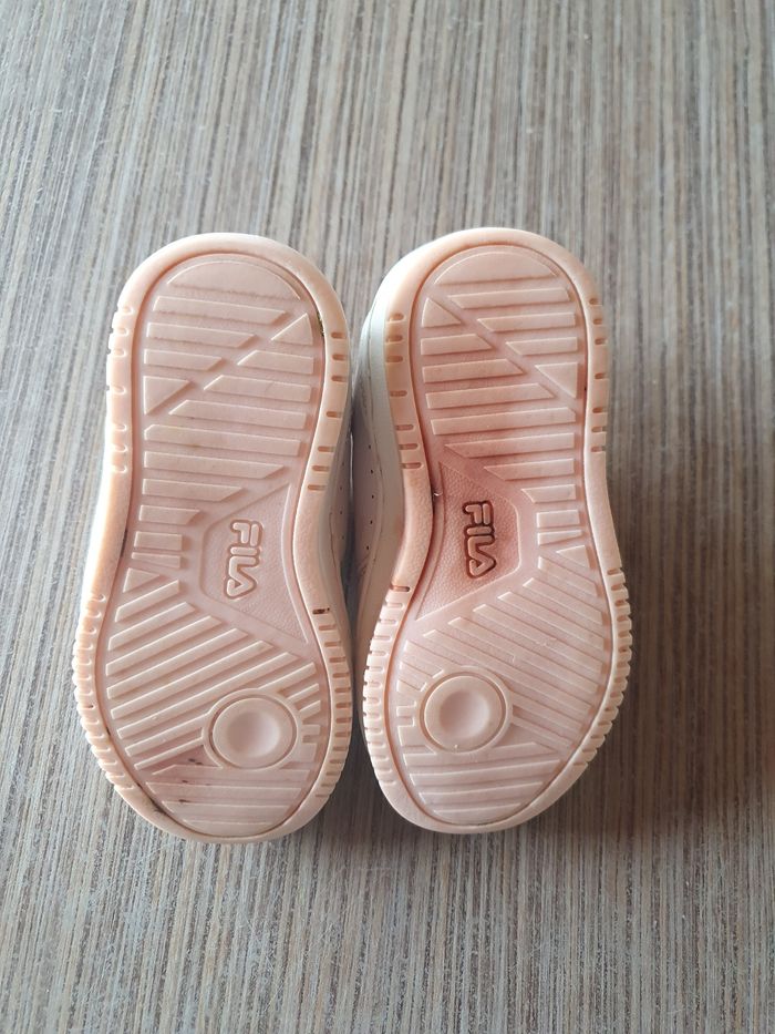 Superbes petites baskets Fila 🌸 - photo numéro 3