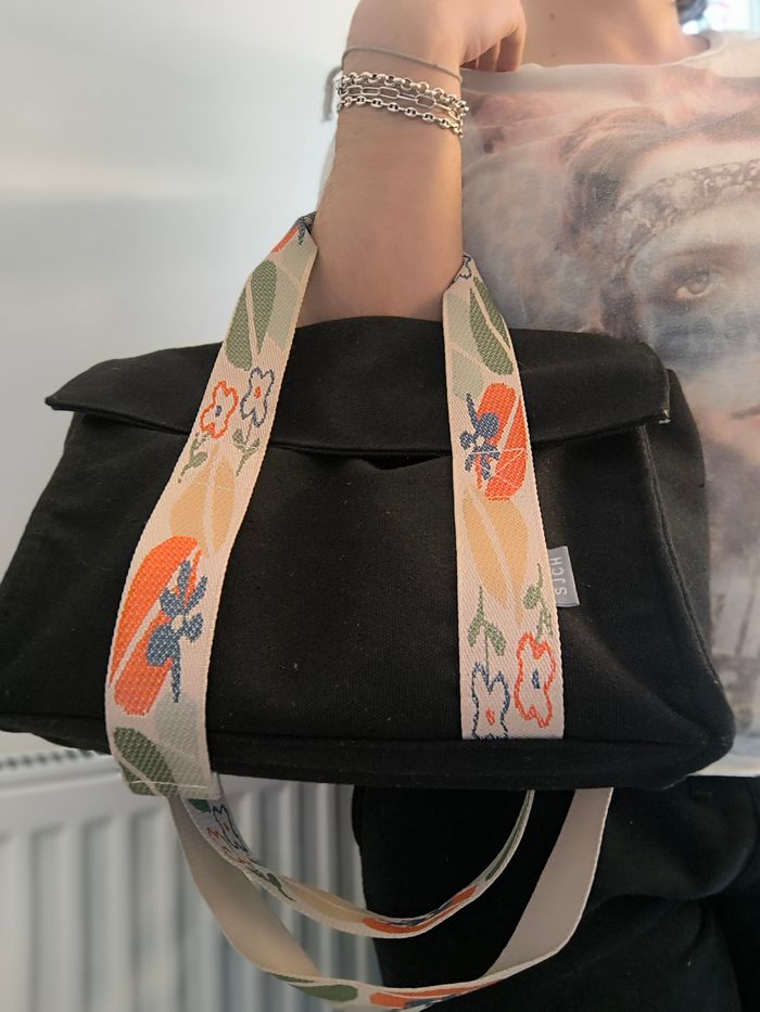 sac à main noir avec plusieurs compartiments - photo numéro 5