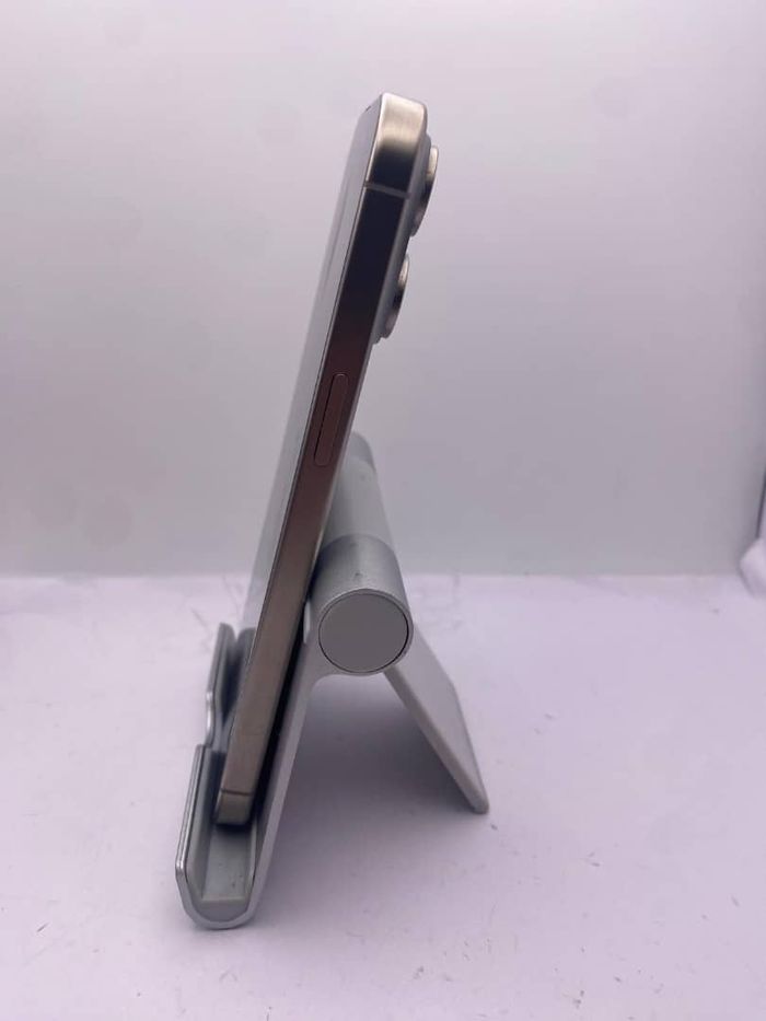 i P h o n e 16 pro Max - photo numéro 3