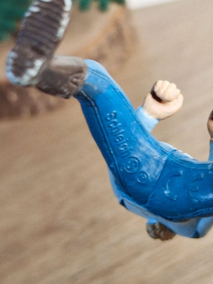 Figurine personnage femme blonde Schleich - photo numéro 3