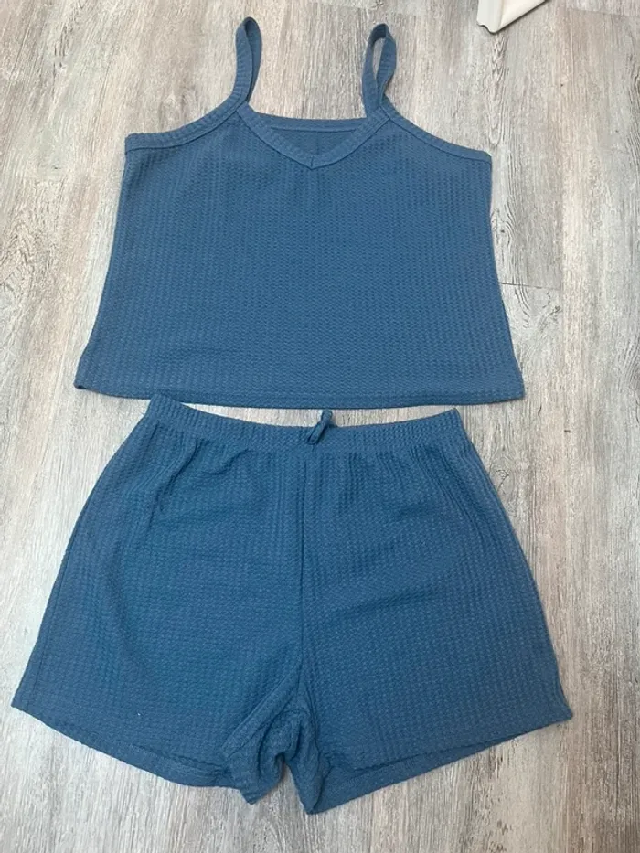 Tenue de nuit - photo numéro 2