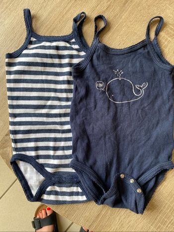 Lot de bodies à bretelles