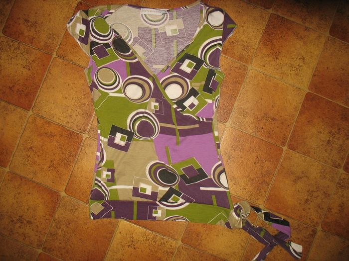 TEE SHIRT MC A MOTIFS "CACHE CACHE" - TAILLE 40 - n°02