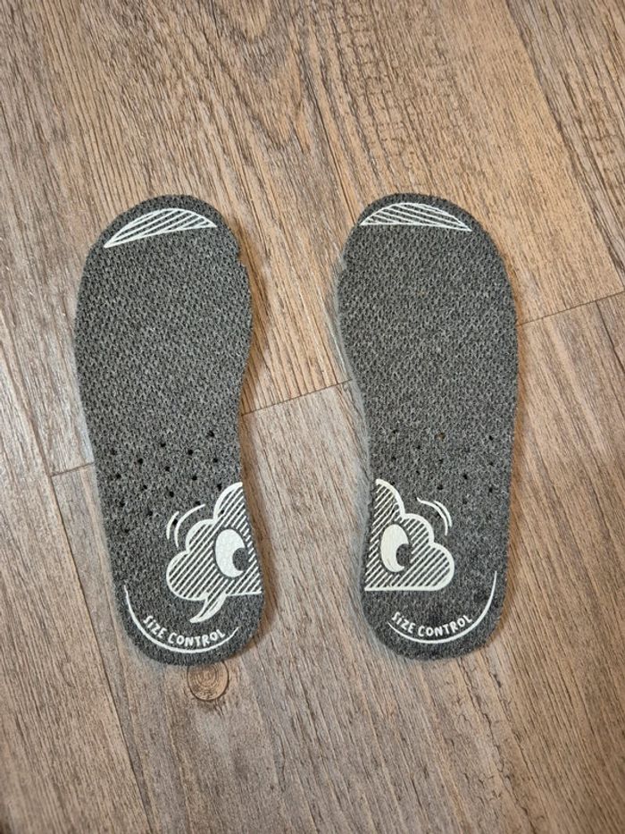 Chaussures decathlon taille 21 - photo numéro 7