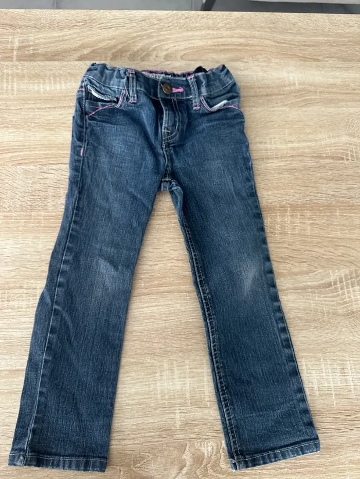 Vend jean taille 4 ans marque USDENIM en très bonne état