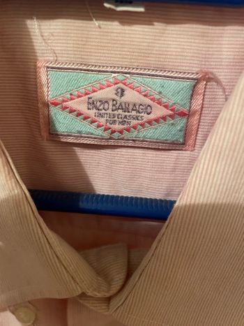 Chemise rose  finement rayée ; taille 44; mélange coton polyester 