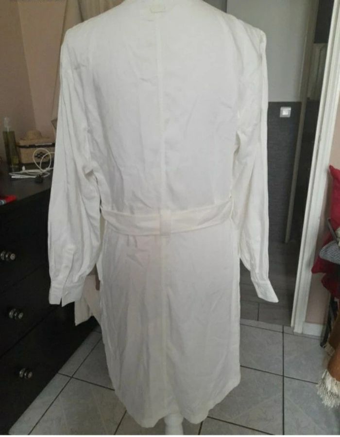 Robe lacoste neuve - photo numéro 2
