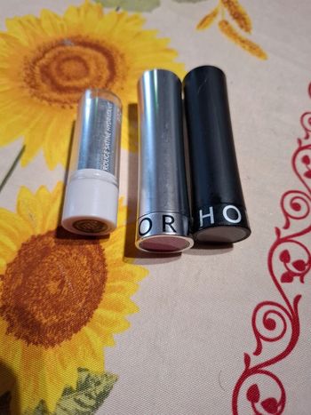 Jolie lot de 3 rouge à lèvres neuf