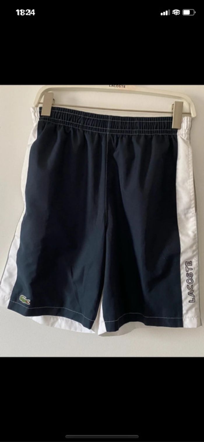 LACOSTE short 16 ans