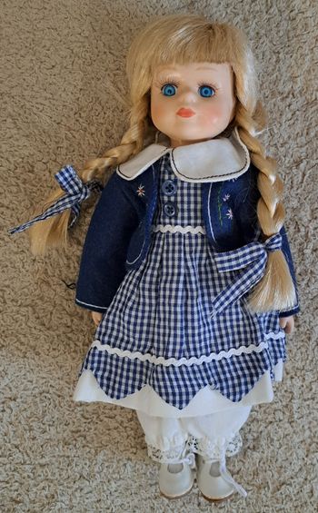 🪆 Poupée en porcelaine - robe bleue