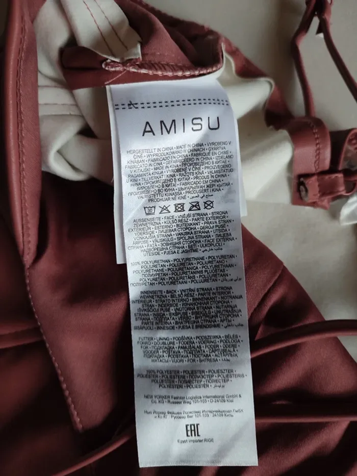 Top court Amisu - photo numéro 6