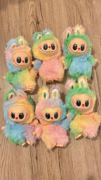 Labubu multicolore