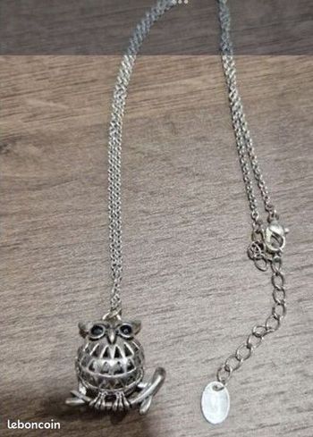 chaîne argenté avec petit hibou
