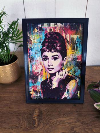 Affiche poster A4 (21×29,7 cm) Audrey Hepburn vintage pop art street art déco murale salon chambre