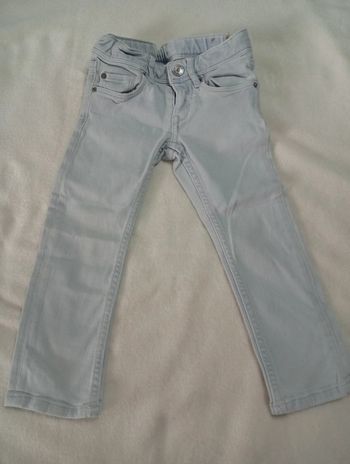 Jean bleu très claire taille 92 cm