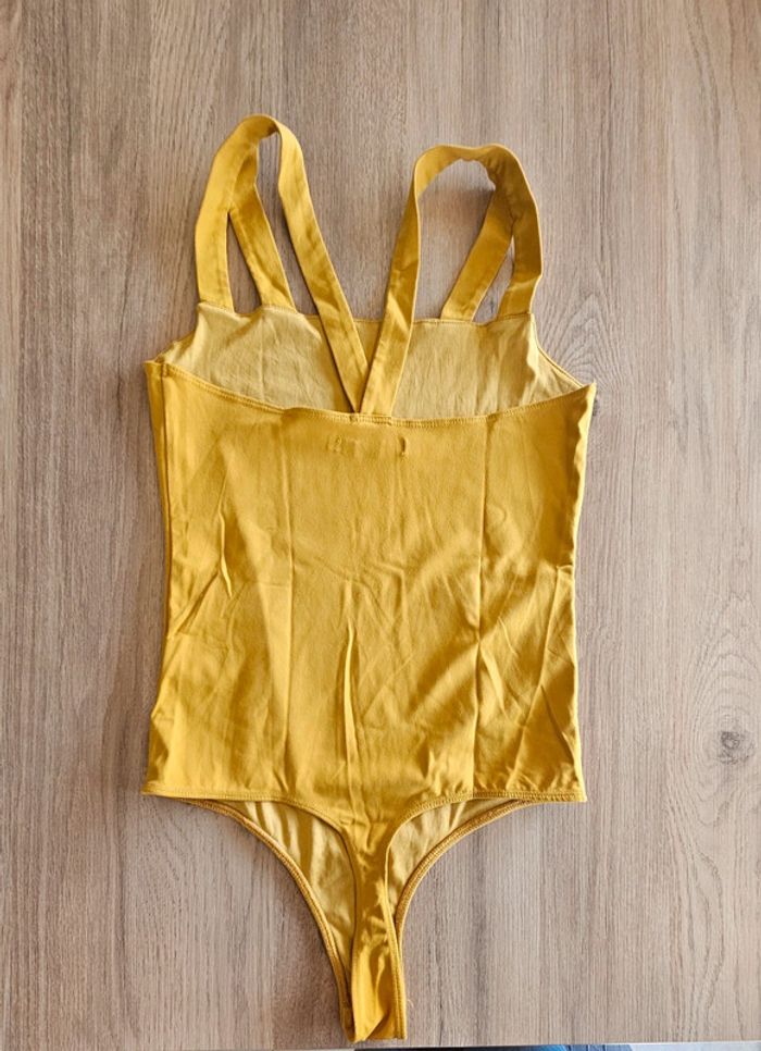 Body jaune ocre, taille 36, Bikbok - photo numéro 2