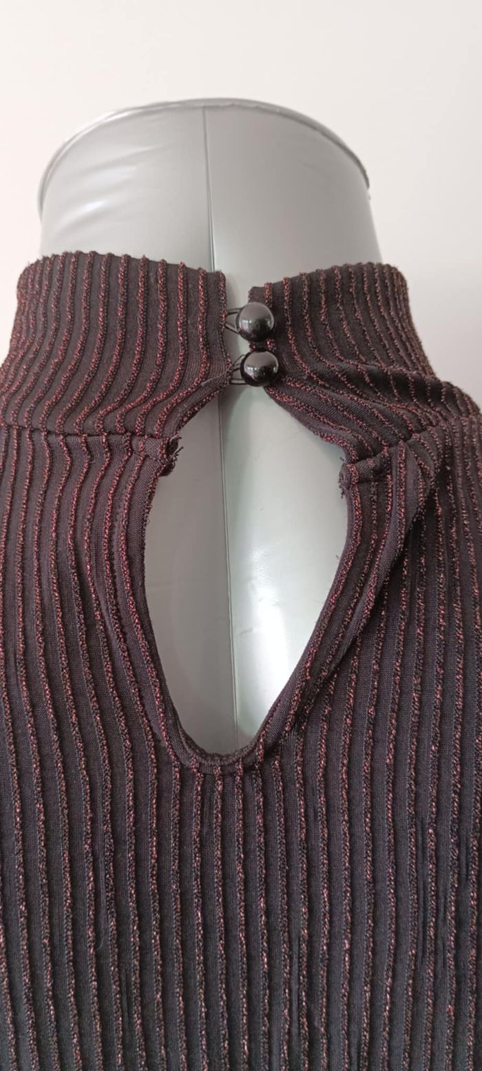 Top Haut T-shirt noir cuivré sans manches "Kiabi" Taille S - photo numéro 4