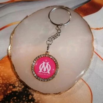 Porte clé olympique de Marseille rose
