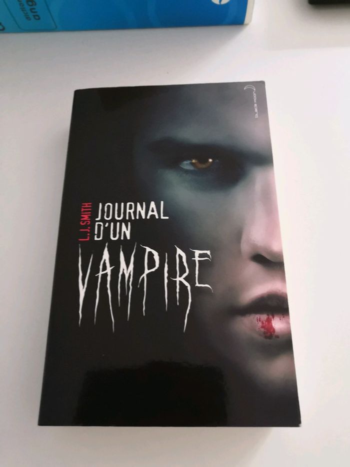 Livre journal d un vampire L.J.Smith neuf
