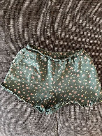 Short vert à fleur fille