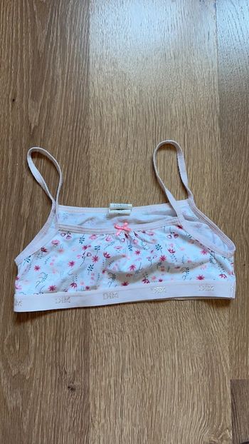 Lot de 2 Brassières Dim et Petit Bateau 10 ans
