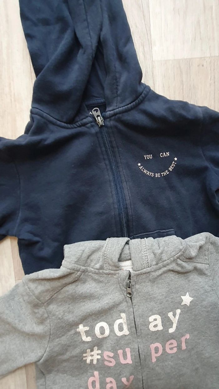 Lot de 2 vestes sport 4 ans fille - photo numéro 3