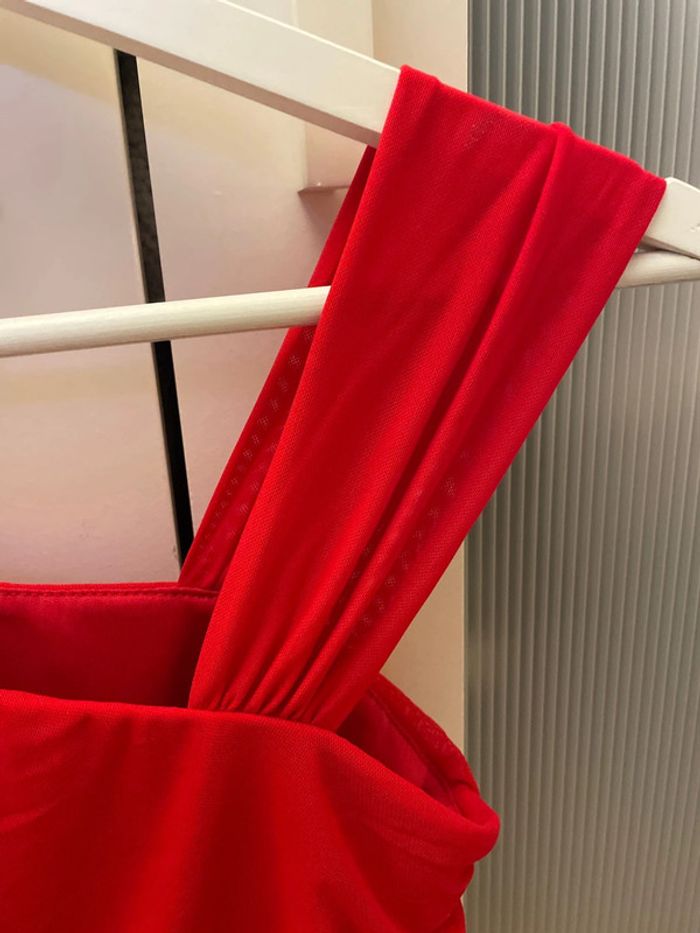 Top rouge neuf - photo numéro 2