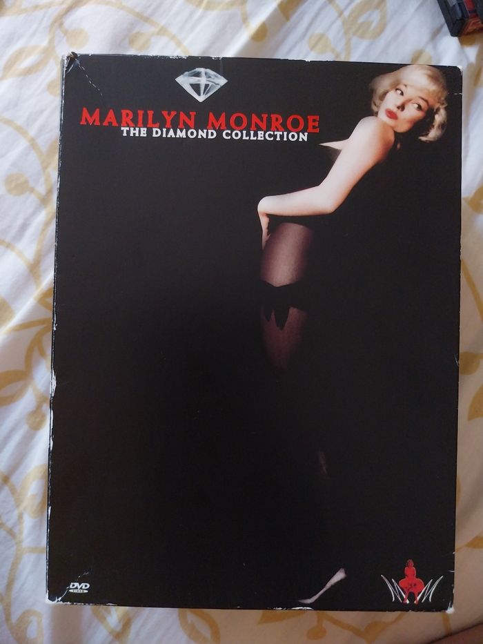 Deux Coffrets 13 DVDs Marilyn Monroe The Diamond Collection - photo numéro 2