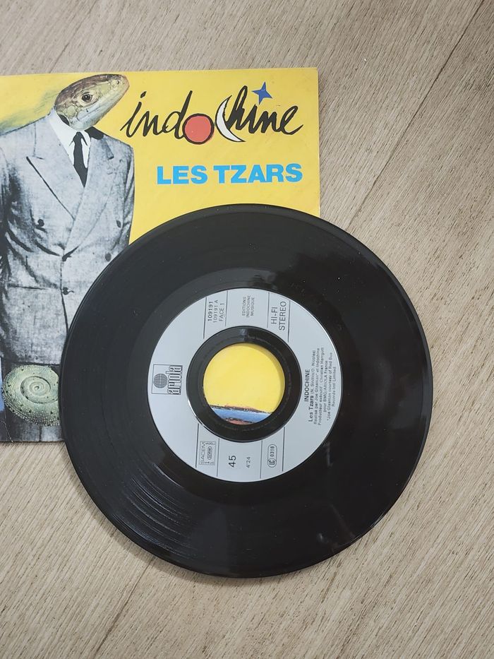 Indochine – Les Tzars (45T, 1987, Ariola France) - photo numéro 4