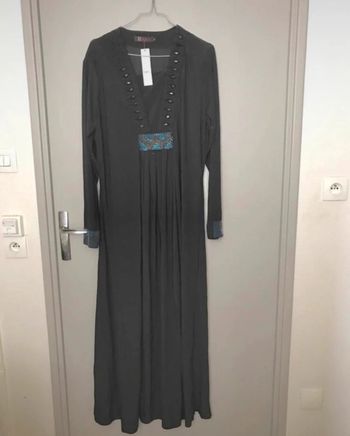 Longue robe abaya neuve avec étiquette